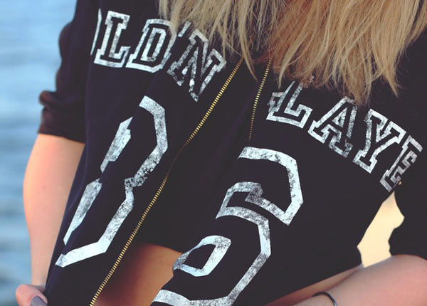 充值商店正版的轰炸免费软件